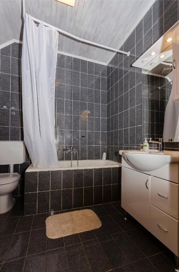 Apartment And Rooms Ema Vodice Ngoại thất bức ảnh