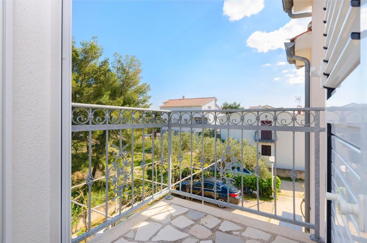 Apartment And Rooms Ema Vodice Ngoại thất bức ảnh