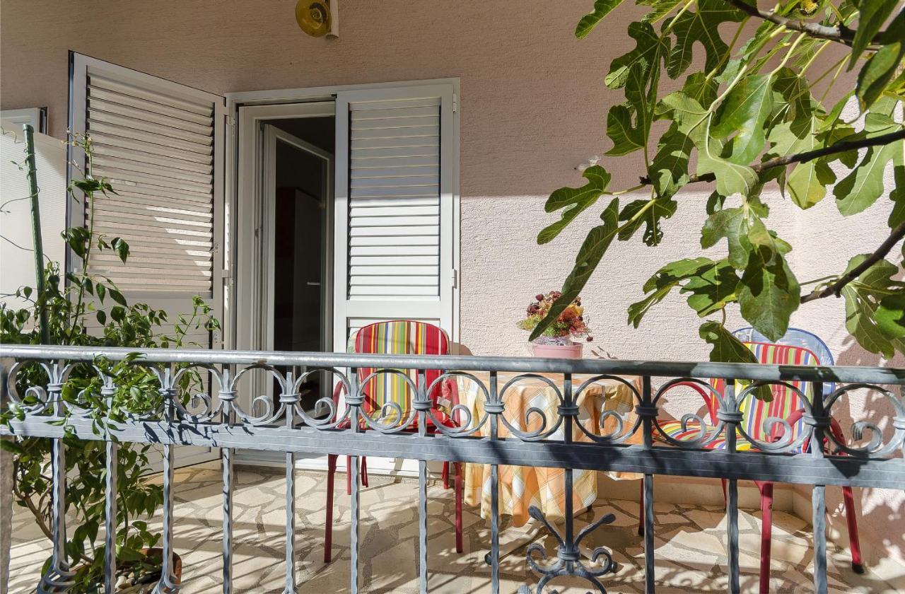 Apartment And Rooms Ema Vodice Ngoại thất bức ảnh